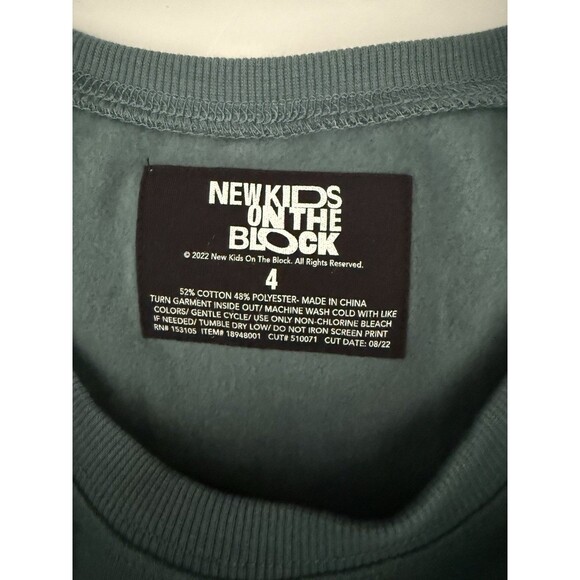 Torrid New Kids on the Block Sweatshirt 4X Cozy Fleece Crew Neck  4 Plus Green - Picture 3 of 7